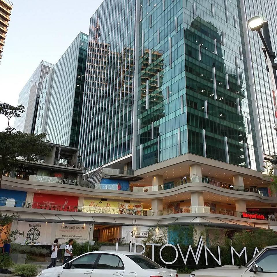 uptown-mall-condos-for-sale-bgc-fort
